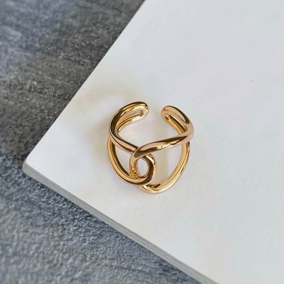 Gold Ring 18k Gold Plated Modern Elegant Adjustable Ring - Picture 8 of 13